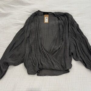 Villa Tesoros Gray Blouse